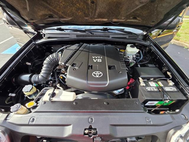 2005 Toyota 4Runner SR5 / V6 / 4X4 / DIFFERENTIAL LOCKER / LEATHER