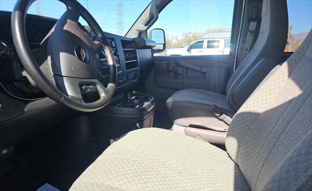 2020 Chevrolet Express Passenger RWD 3500 Regular Wheelbase LT