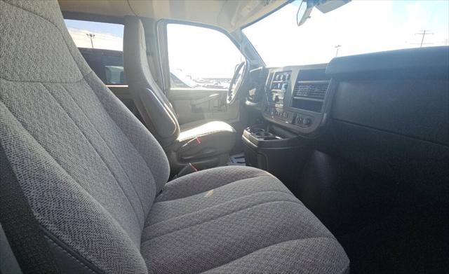 2020 Chevrolet Express Passenger RWD 3500 Regular Wheelbase LT