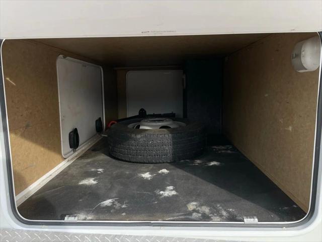 2013 Ford E-450 Cutaway Base