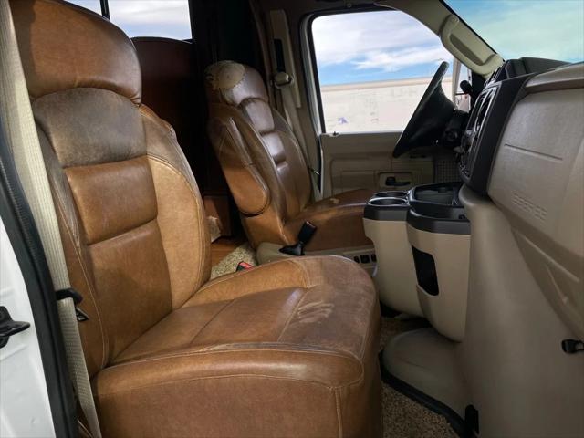 2013 Ford E-450 Cutaway Base