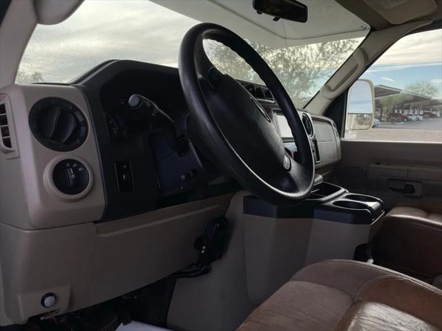 2013 Ford E-450 Cutaway Base