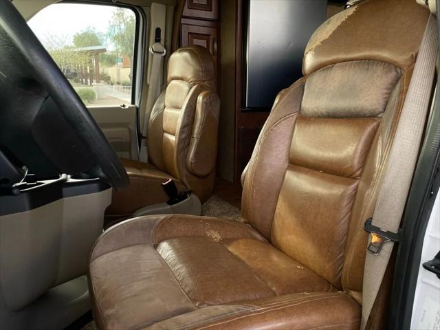 2013 Ford E-450 Cutaway Base