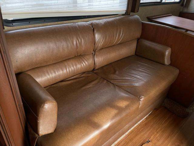 2013 Ford E-450 Cutaway Base