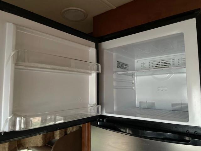 2013 Ford E-450 Cutaway Base
