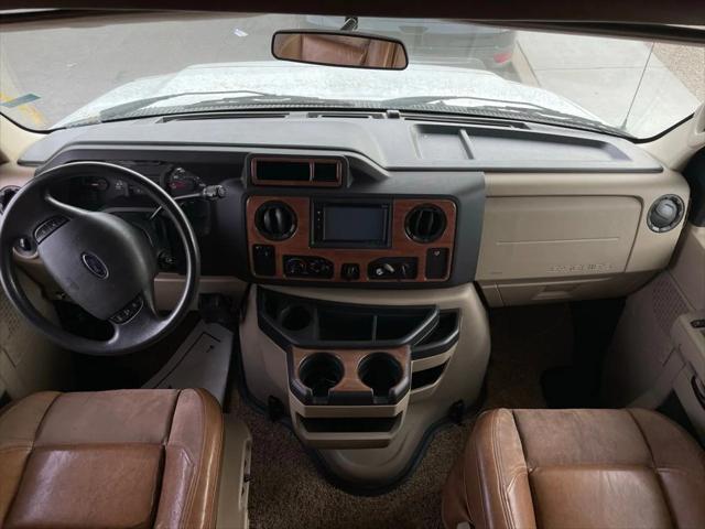 2013 Ford E-450 Cutaway Base