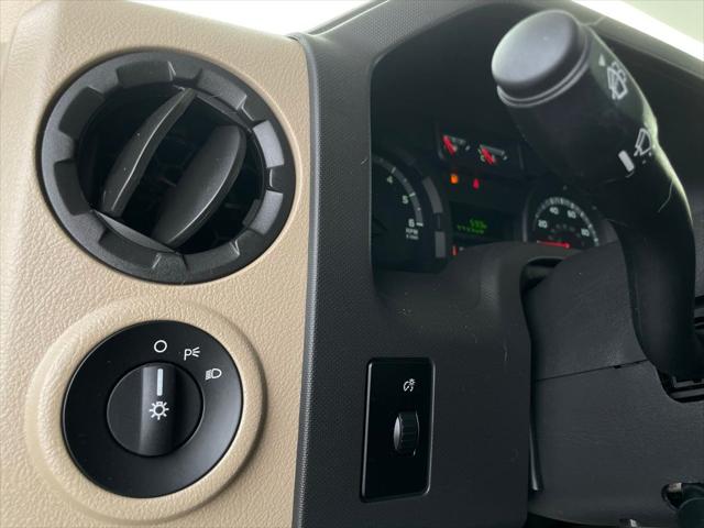 2013 Ford E-450 Cutaway Base