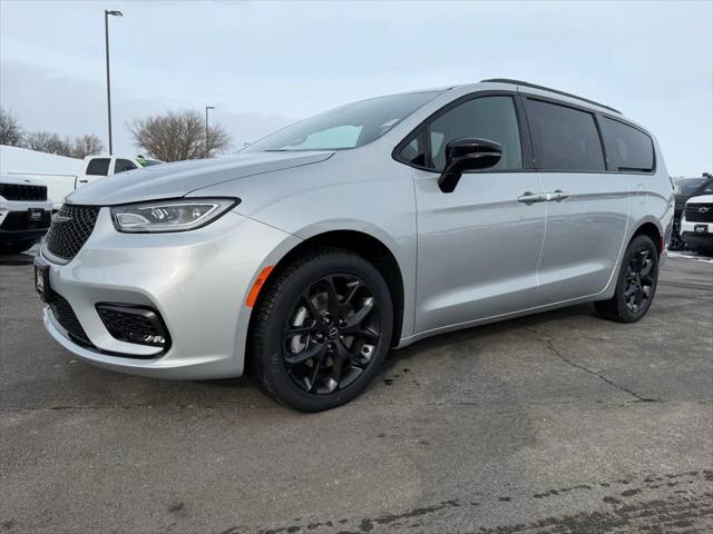 2026 Chrysler Pacifica PACIFICA SELECT AWD