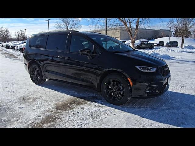 2026 Chrysler Pacifica PACIFICA SELECT AWD