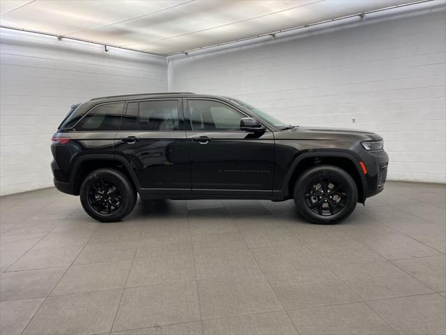 2026 Jeep Grand Cherokee GRAND CHEROKEE LAREDO ALTITUDE 4X2 2026 Jeep Grand Cherokee GRAND CHEROKEE LAREDO ALTITUDE 4X2