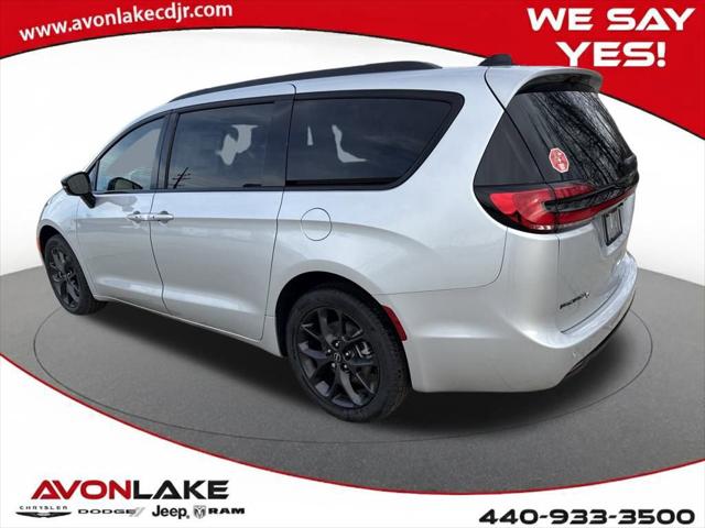 2026 Chrysler Pacifica PACIFICA SELECT AWD