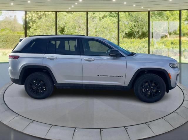 2026 Jeep Grand Cherokee GRAND CHEROKEE ALTITUDE 4X4