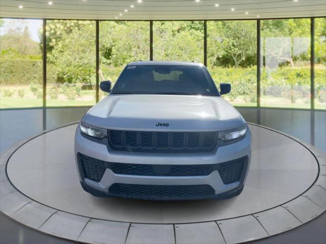 2026 Jeep Grand Cherokee Altitude 4x4