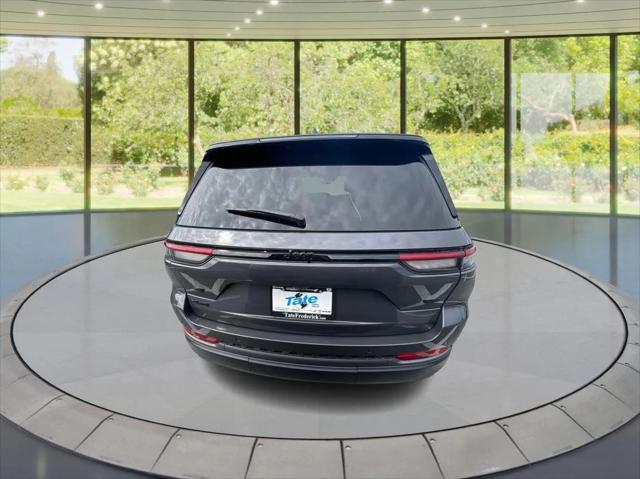2026 Jeep Grand Cherokee Altitude 4x4