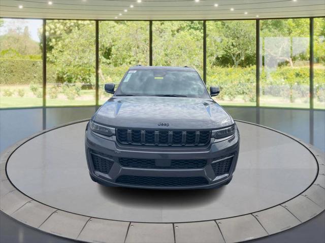 2026 Jeep Grand Cherokee Altitude 4x4