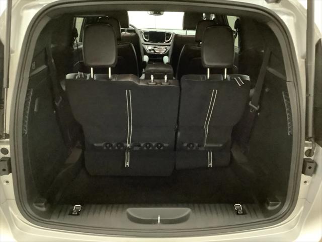 2026 Chrysler Pacifica Select AWD