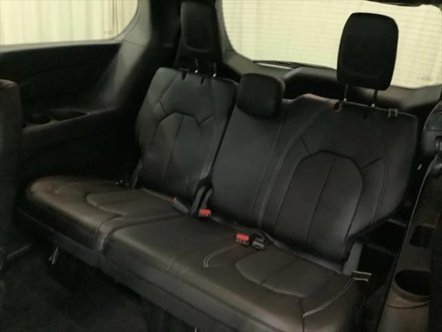 2026 Chrysler Pacifica Select AWD