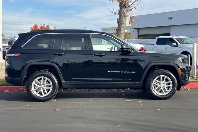 2025 Jeep Grand Cherokee GRAND CHEROKEE LAREDO X 4X2