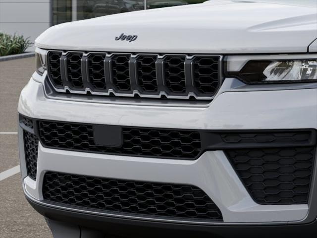 2026 Jeep Grand Cherokee Altitude 4x2