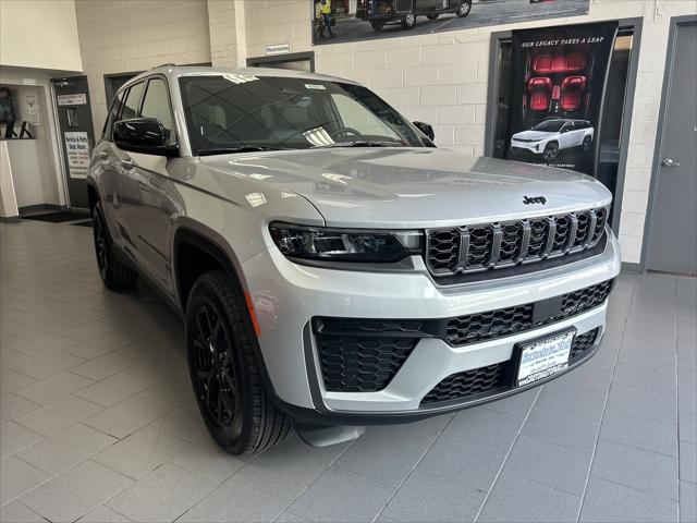 2026 Jeep Grand Cherokee GRAND CHEROKEE LAREDO ALTITUDE 4X4