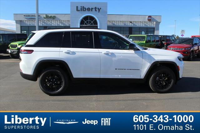 2026 Jeep Grand Cherokee GRAND CHEROKEE LAREDO ALTITUDE 4X4