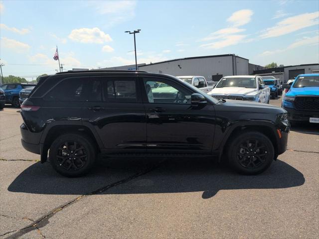 2026 Jeep Grand Cherokee GRAND CHEROKEE LAREDO ALTITUDE 4X4 2026 Jeep Grand Cherokee GRAND CHEROKEE LAREDO ALTITUDE 4X4