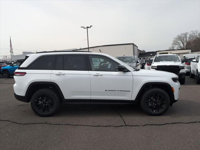 2026 Jeep Grand Cherokee GRAND CHEROKEE LAREDO ALTITUDE 4X4