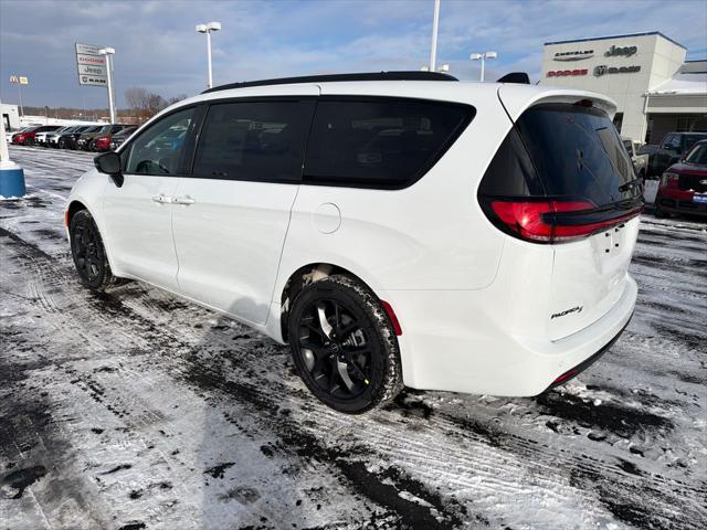 2026 Chrysler Pacifica PACIFICA SELECT AWD