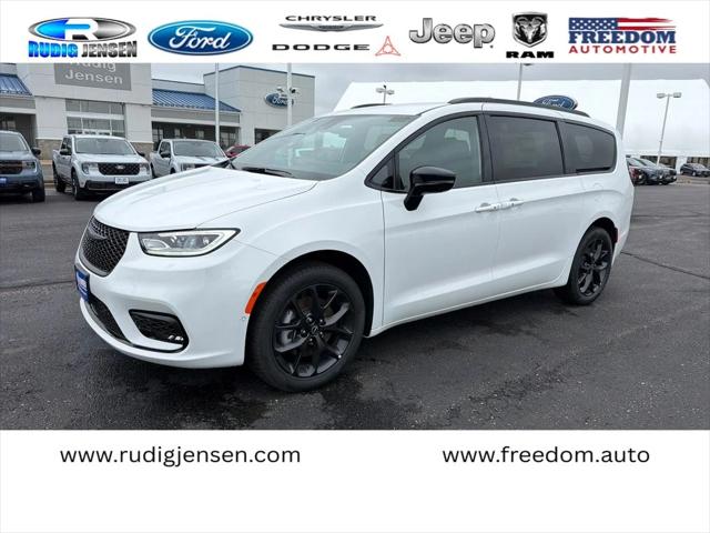 2026 Chrysler Pacifica PACIFICA SELECT AWD