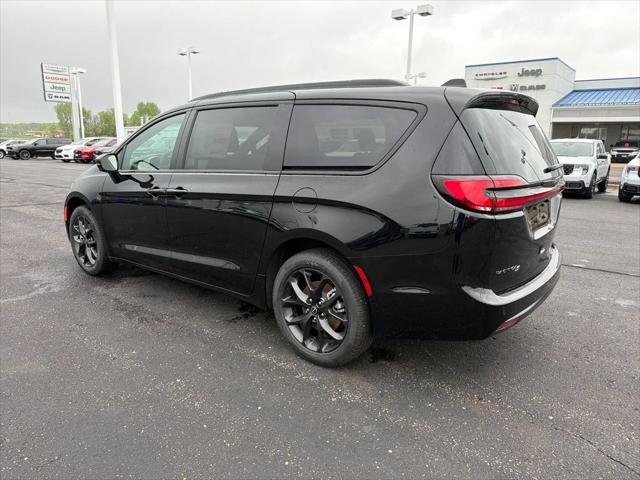 2026 Chrysler Pacifica PACIFICA SELECT AWD