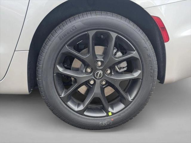 2026 Chrysler Pacifica Select AWD