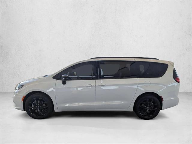 2026 Chrysler Pacifica Select AWD