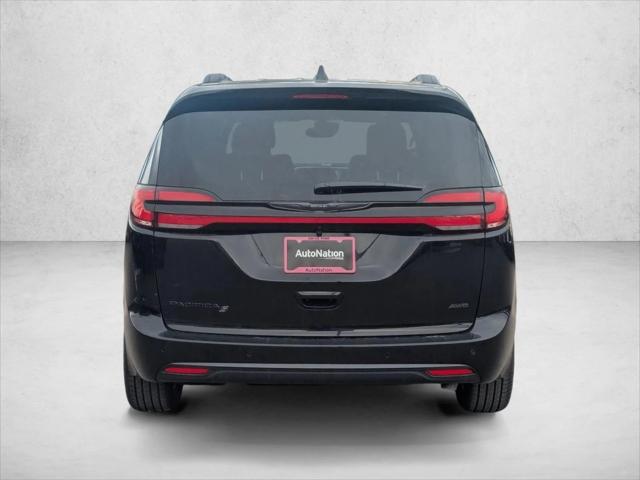 2026 Chrysler Pacifica Select AWD