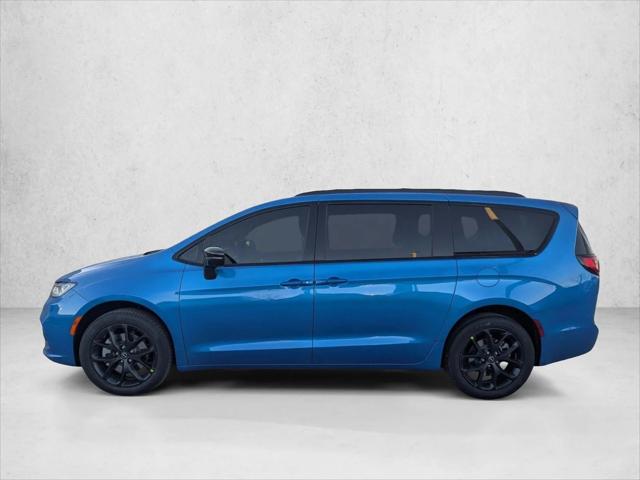 2026 Chrysler Pacifica Select AWD