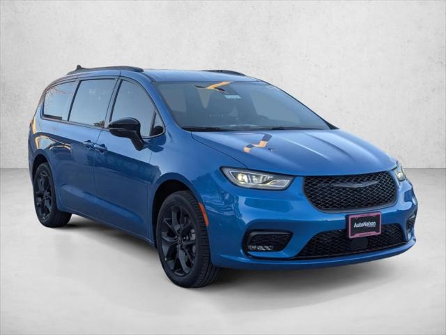 2026 Chrysler Pacifica Select AWD