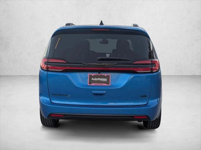 2026 Chrysler Pacifica Select AWD