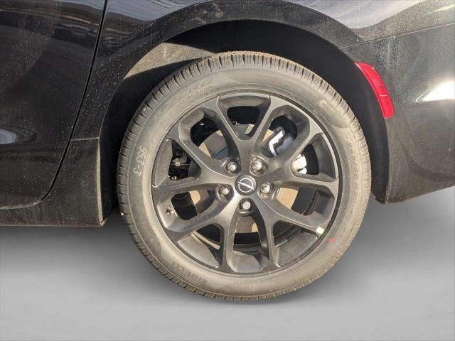 2026 Chrysler Pacifica Limited AWD