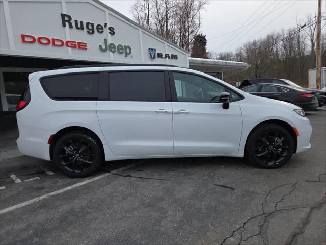 2026 Chrysler Pacifica PACIFICA SELECT AWD