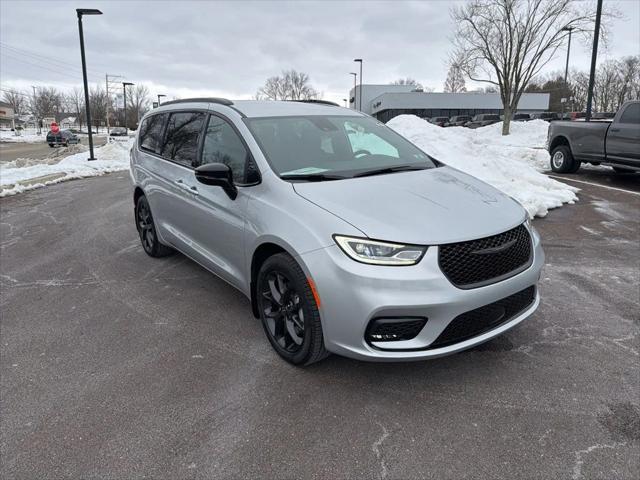 2026 Chrysler Pacifica PACIFICA SELECT AWD