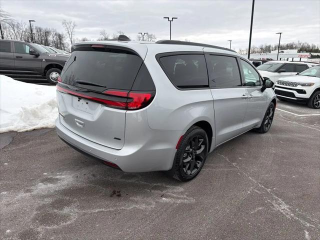2026 Chrysler Pacifica PACIFICA SELECT AWD