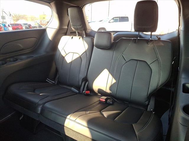 2026 Chrysler Pacifica PACIFICA SELECT AWD