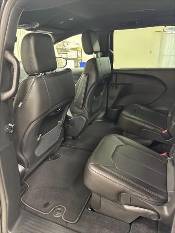 2026 Chrysler Pacifica Select AWD