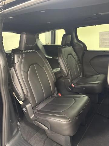2026 Chrysler Pacifica Select AWD