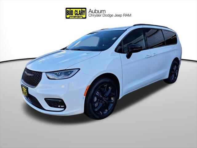 2026 Chrysler Pacifica PACIFICA SELECT AWD