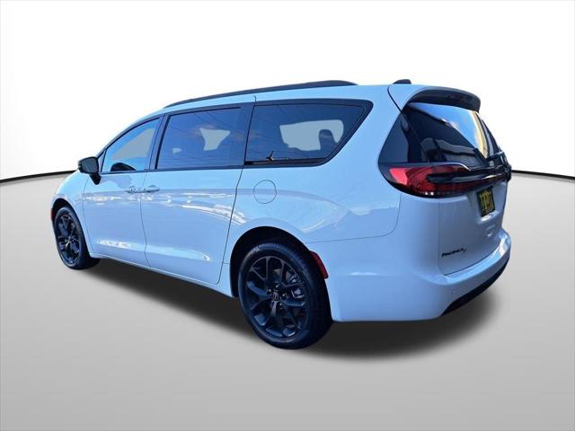 2026 Chrysler Pacifica PACIFICA SELECT AWD