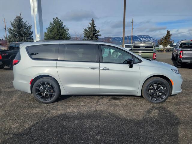 2026 Chrysler Pacifica PACIFICA SELECT AWD