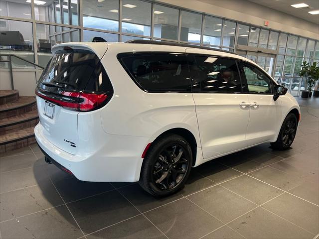 2026 Chrysler Pacifica PACIFICA LIMITED AWD