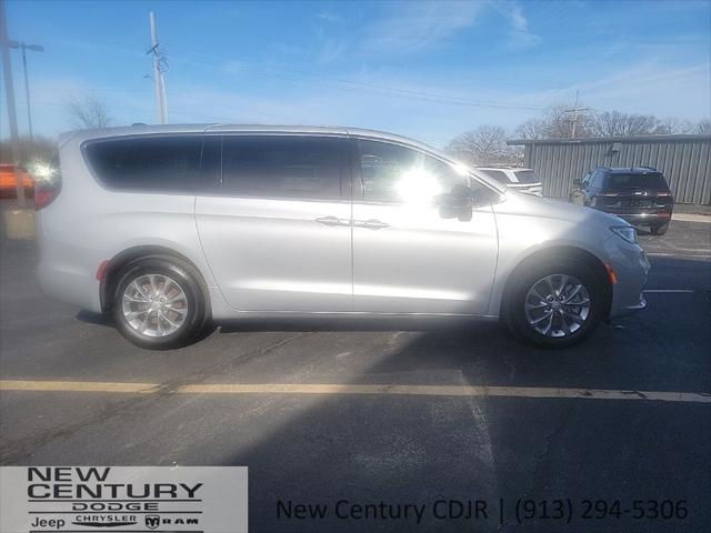 2026 Chrysler Pacifica Limited AWD