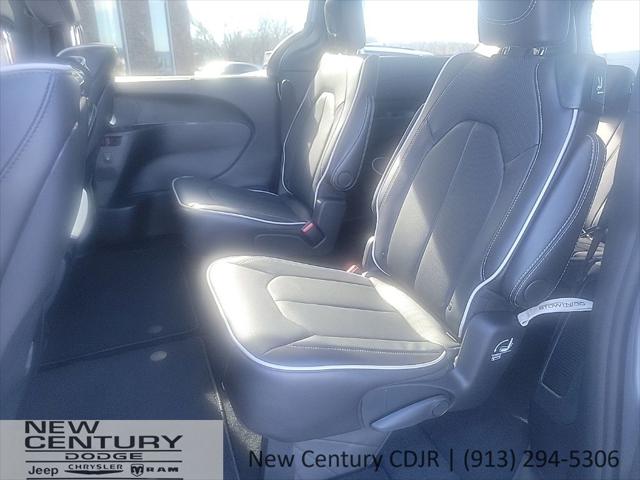 2026 Chrysler Pacifica Limited AWD