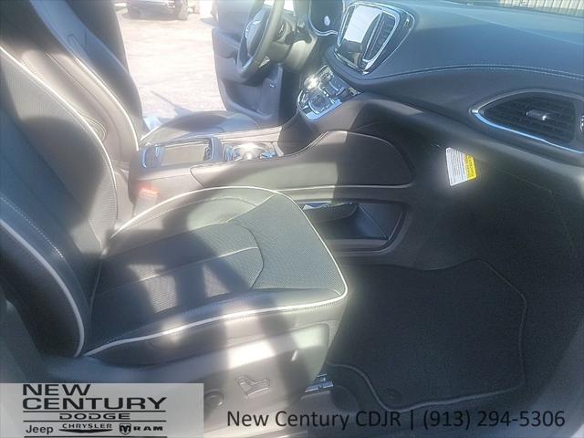 2026 Chrysler Pacifica Limited AWD